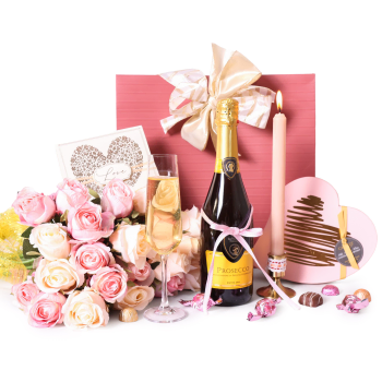 shop birthday gift baskets with worldwide delivery